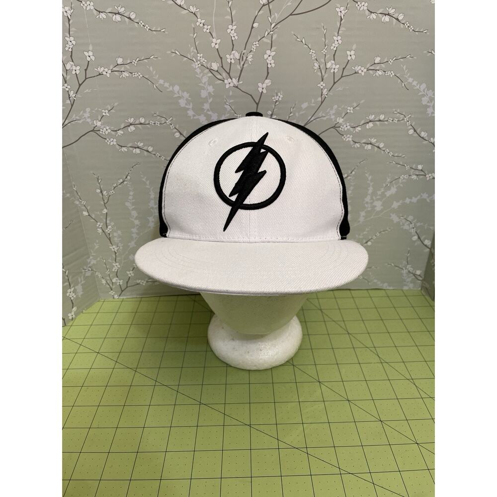 DC Comics The Flash Black White Hat Baseball Cap Snapback Six Flags 2017
